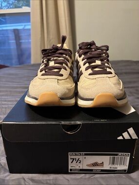 adidas Run 70s 2.0 women’s Sneakers - Beige and Brown